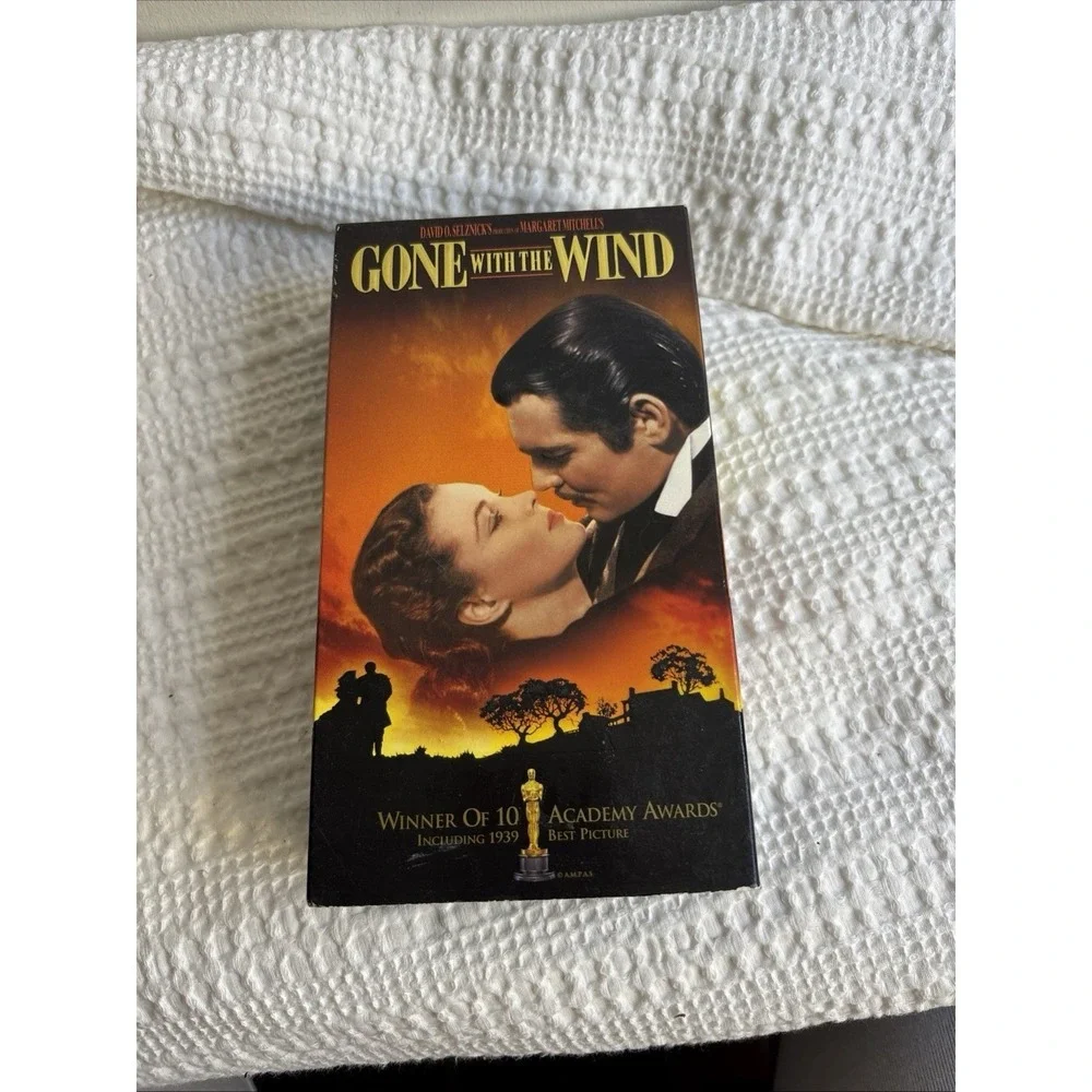 VHS Lot Gone w The Wind 39 Steps Saving Private Ryan Homeward Bound Star Wars‎